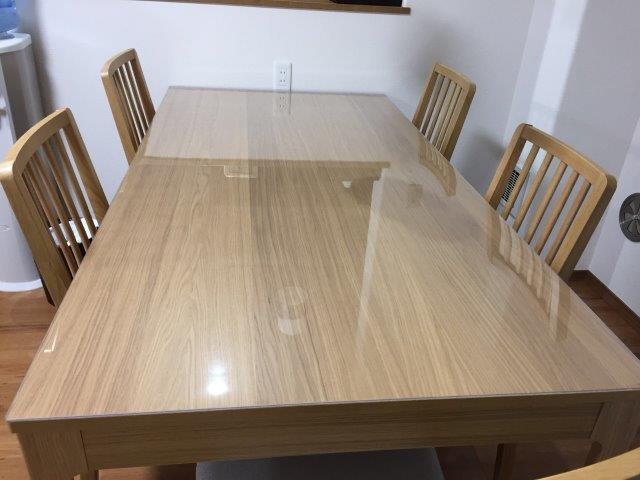 IKEAエーケダーレン(EKEDALEN)にテーブルマットを敷いた事例集 | 透明