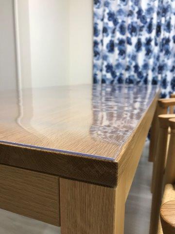 無印良品 引出付きテーブル【800×1800】にマットを敷いた事例 | 透明