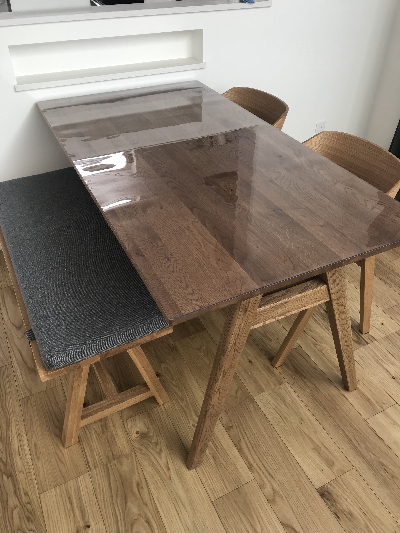 ウニコのダイニングテーブルを使う8軒の家庭、口コミよりリアル写真が