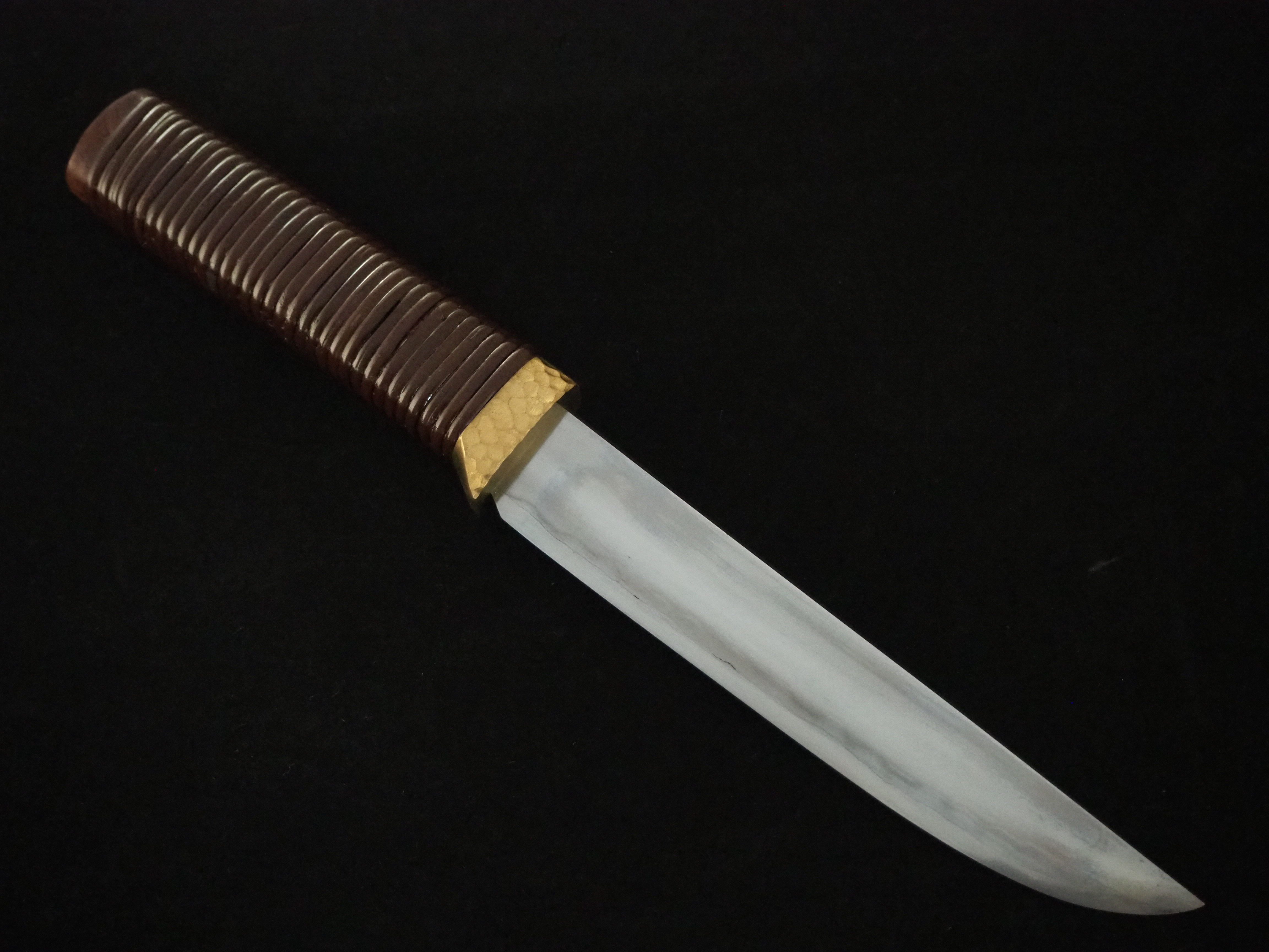 刀匠・竹花一貫斎繁久作 玉鋼漆把和式狩猟刀4寸5分・両刃 | 和式鍛造