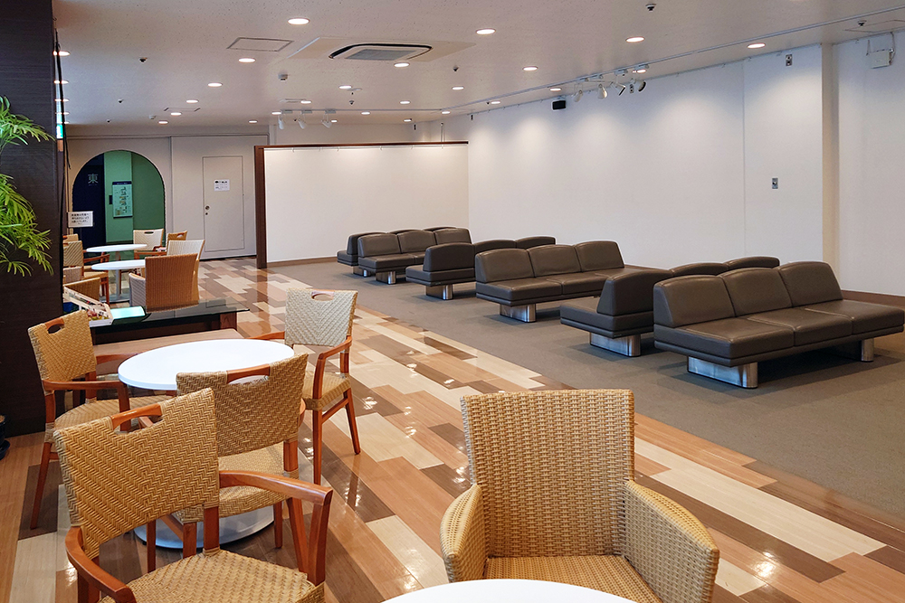 ペン画と油彩画による二人展 | 村内ファニチャーアクセス 東京にある