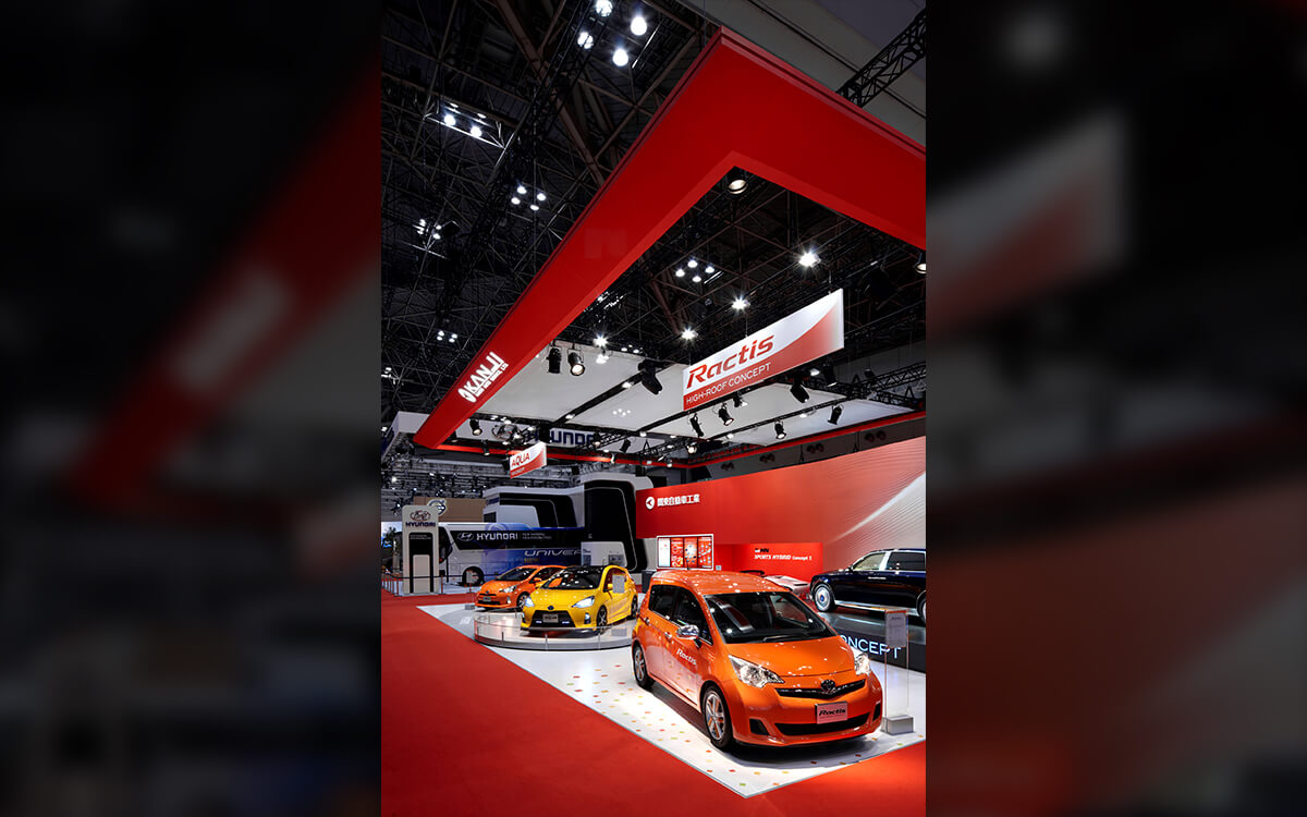 第42回東京モーターショー2011 関東自動車工業ブース | 株式会社ムラヤマ