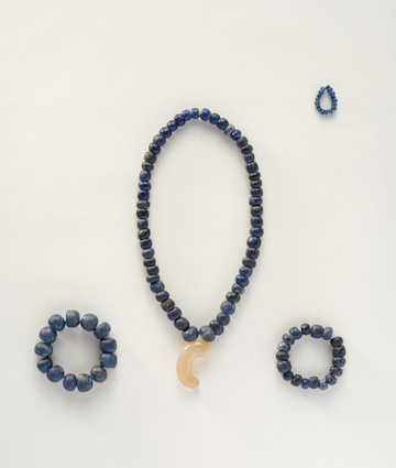 松ヶ洞8号墳出土玉類｜名古屋市博物館