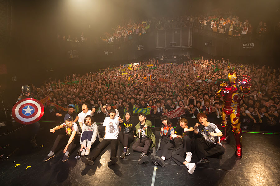 Mrs. GREEN APPLEがアベンジャーズに、ハロウィーン・ライブイベントに