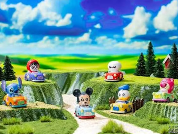 タカラトミー、「トミカ」をかわいくチューンアップした「TOMICA TUNES