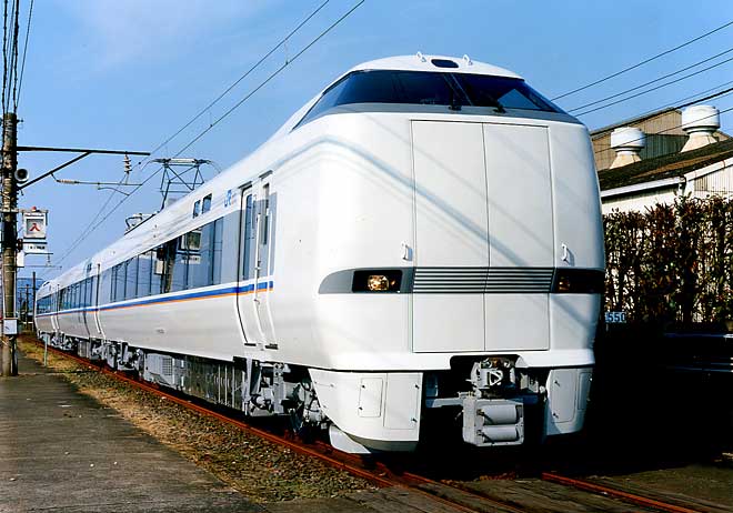 ○ JR西日本683系2000代特急電車