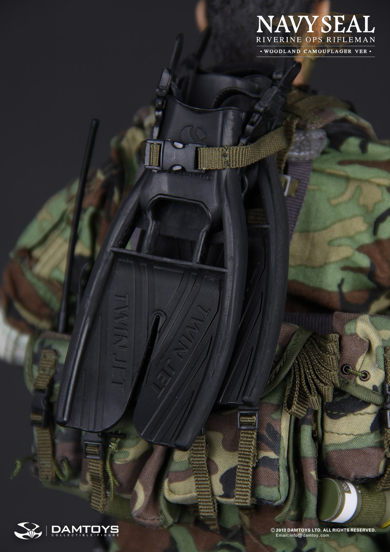 DAM 93015 - NAVY SEAL RIVERINE OPS RIFLEMAN (WOODLAND CAMOUFLAGE