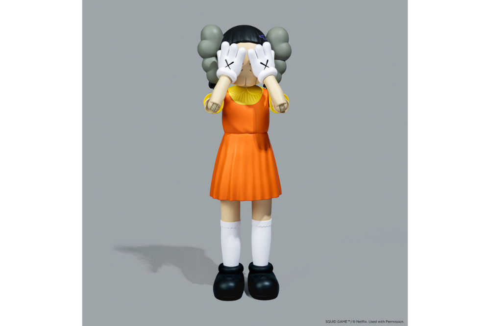 KAWS (カウズ) x イカゲーム2コラボフィギュア「Young Hee Figure」を