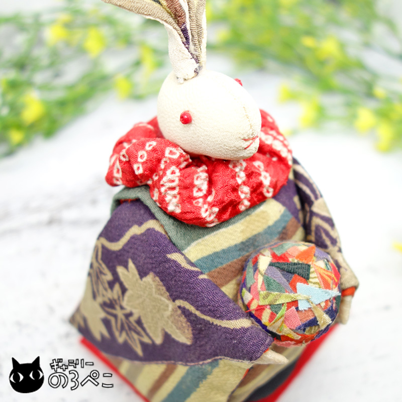 正絹ちりめん古布の鞠遊び麻呂うさぎ～紅葉柄深紫着物 | ギャラリーの