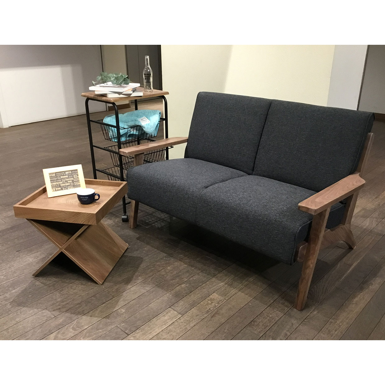 ソファNC130A 2人掛け【送料無料】 ブラック/ウォールナット | NOCE