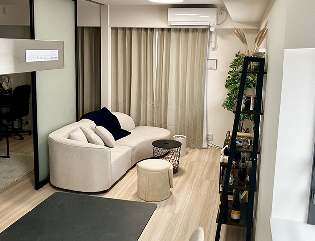 ガラステーブルでよりスタイリッシュなお部屋に。 | NOCEノーチェ 家具