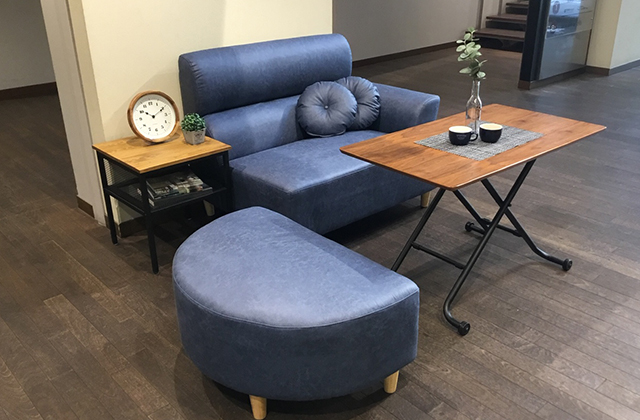 自由に使えるオットマンが魅力の上質なカウチソファ | NOCEノーチェ