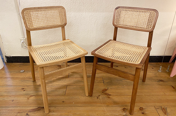 オーク天然木とラタンのレトロな雰囲気をまとったチェア | NOCE