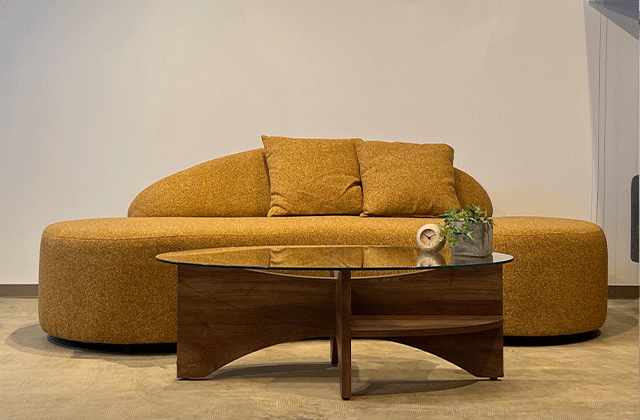 波打つような曲線美。置くだけで主役になるソファ | NOCEノーチェ 家具