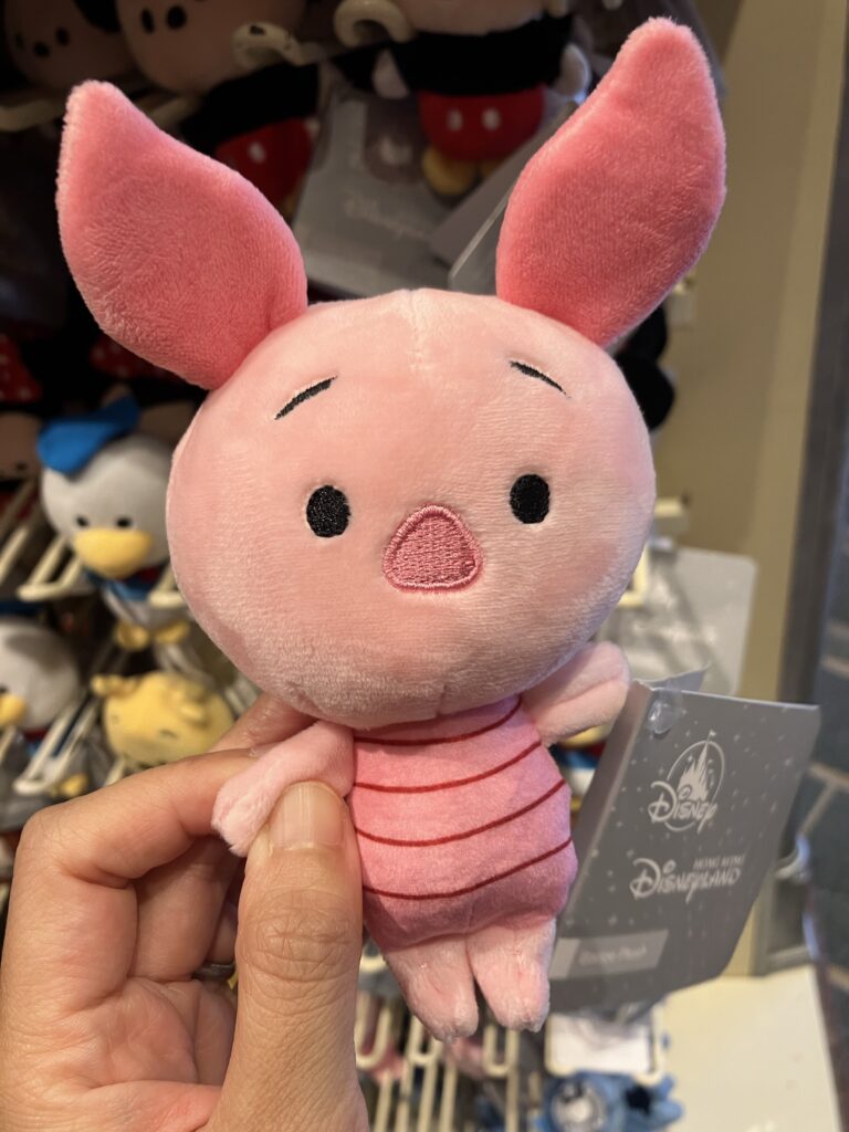 香港ディズニー】定番になりそう！？新しいタイプのぬいぐるみバッジと
