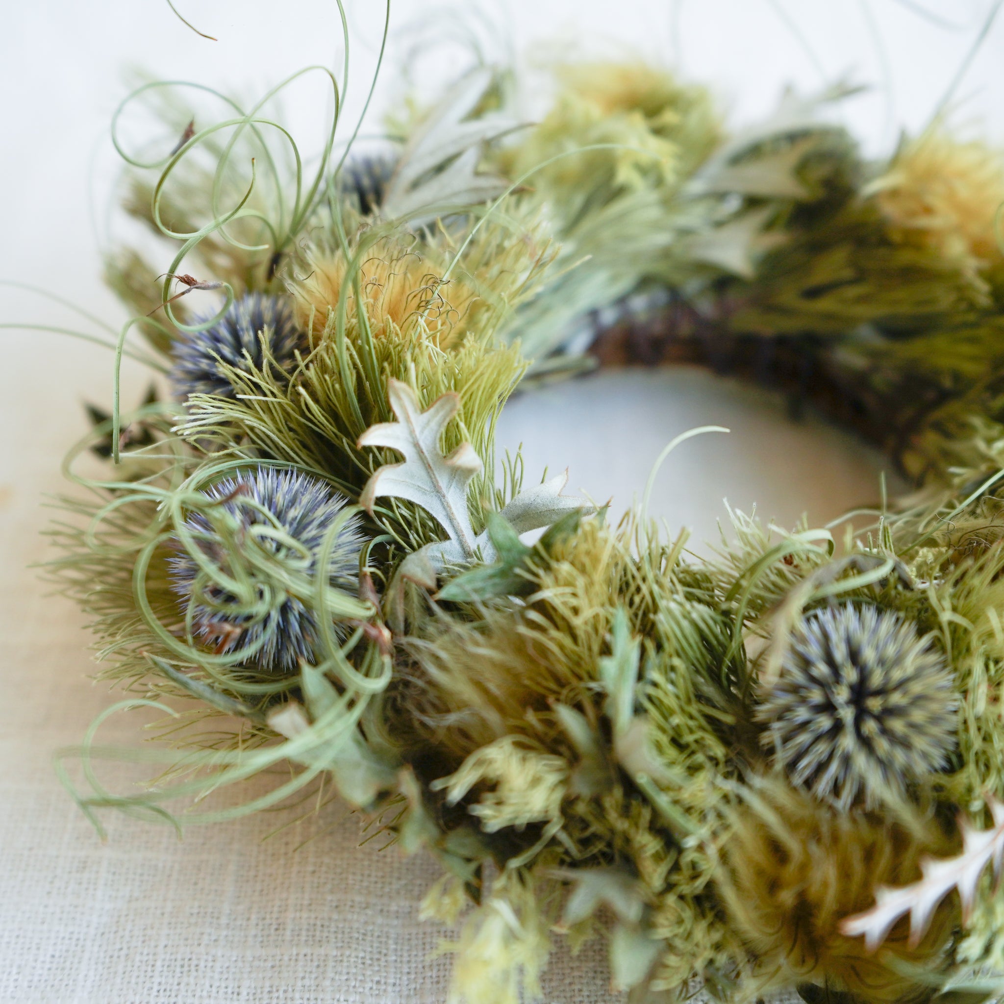 ナチュラルグリーンのドライフラワーリース