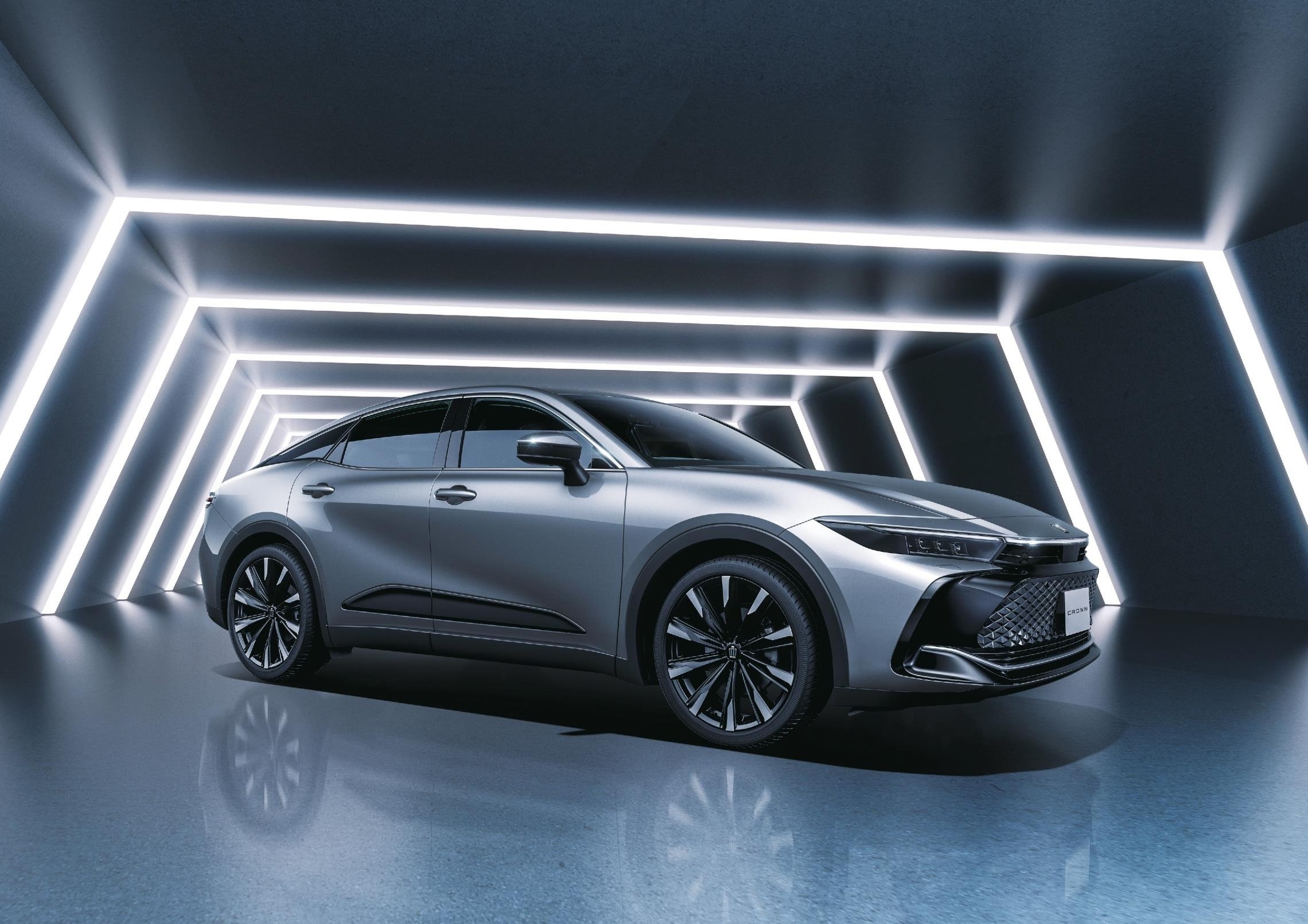 新型クラウン ついに登場！！