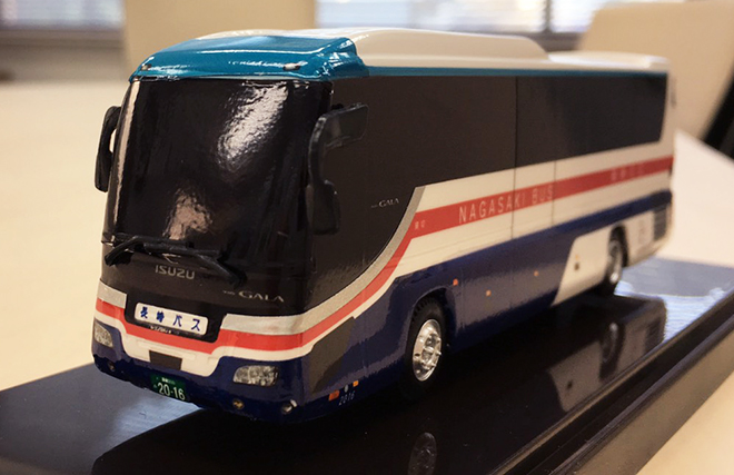 リフト付き大型バスの1/80ミニチュアモデルを発売中！ | お知らせ