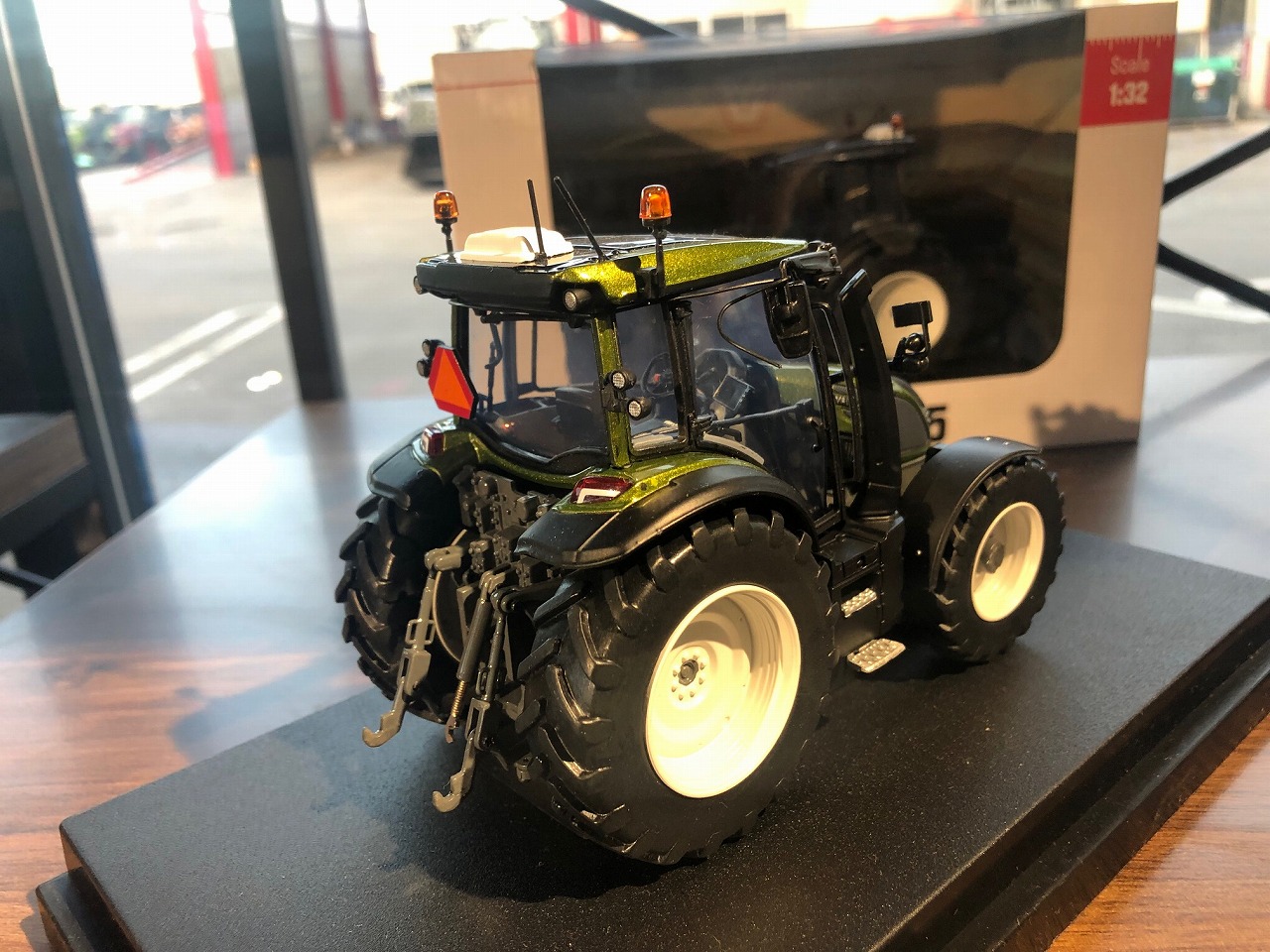 バルトラ G135 オリーブグリーン 1/32 スケールモデル | 【公式サイト