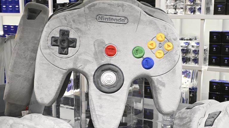 コントローラーがビッグなクッションに！限定販売グッズ紹介2