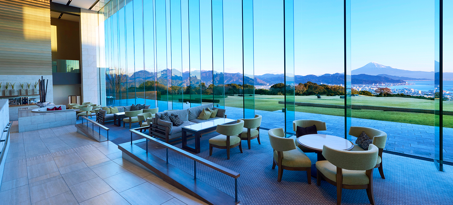 テラスラウンジ | 日本平ホテル