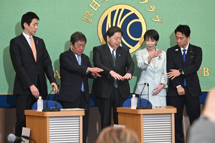 なぜ食べる側に？》子ども食堂での“誕生日サプライズ”で炎上 茂木敏充