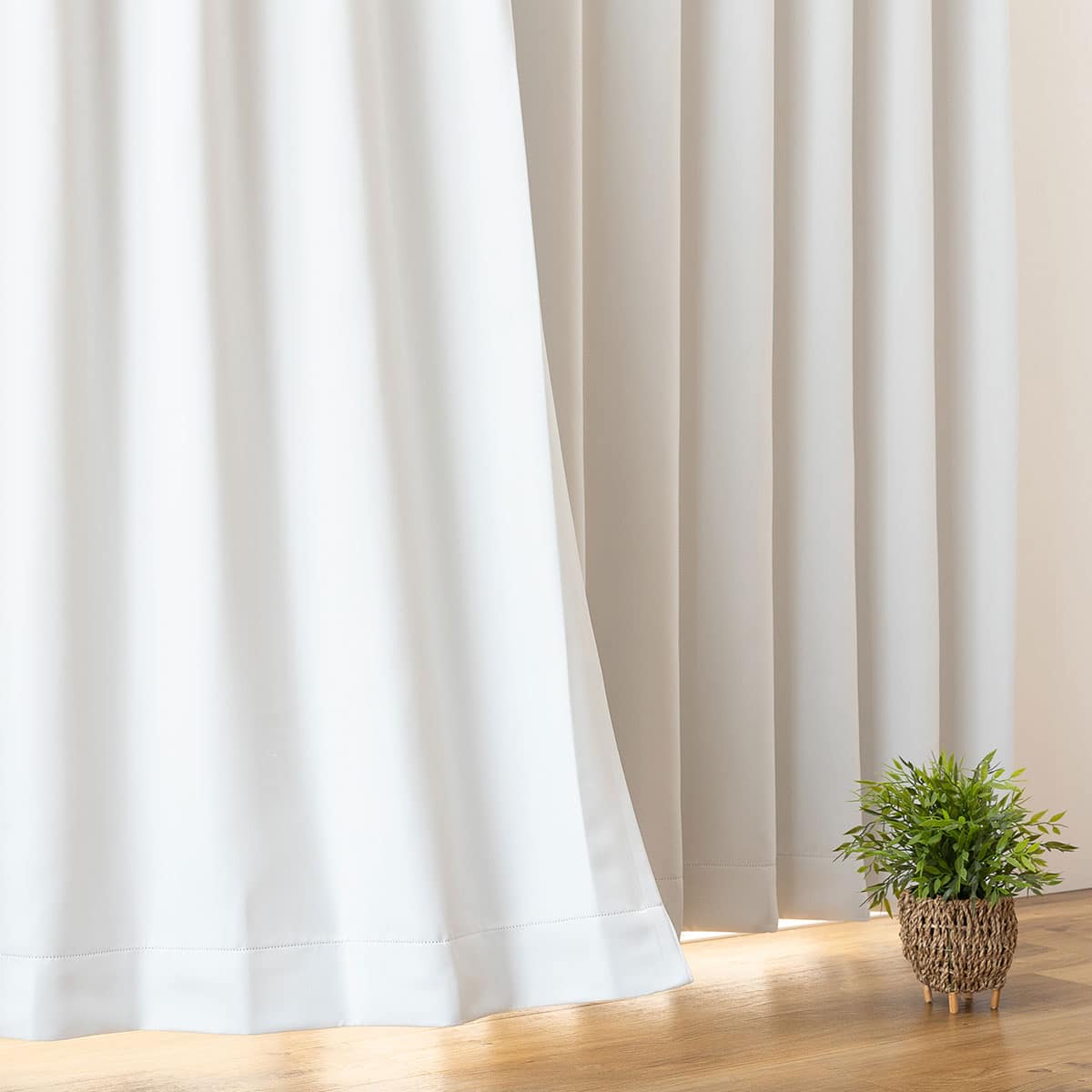 遮光1級・遮熱カーテン（無地・ホワイト）200×178×1 | ニトリネット