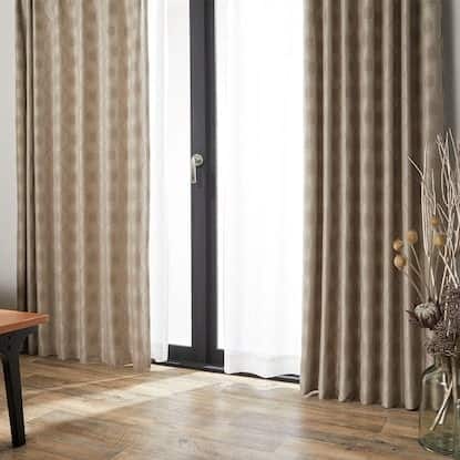 裏地付き遮光2級・遮熱ジャカードカーテン(RK002 ブラウン 100X110X2