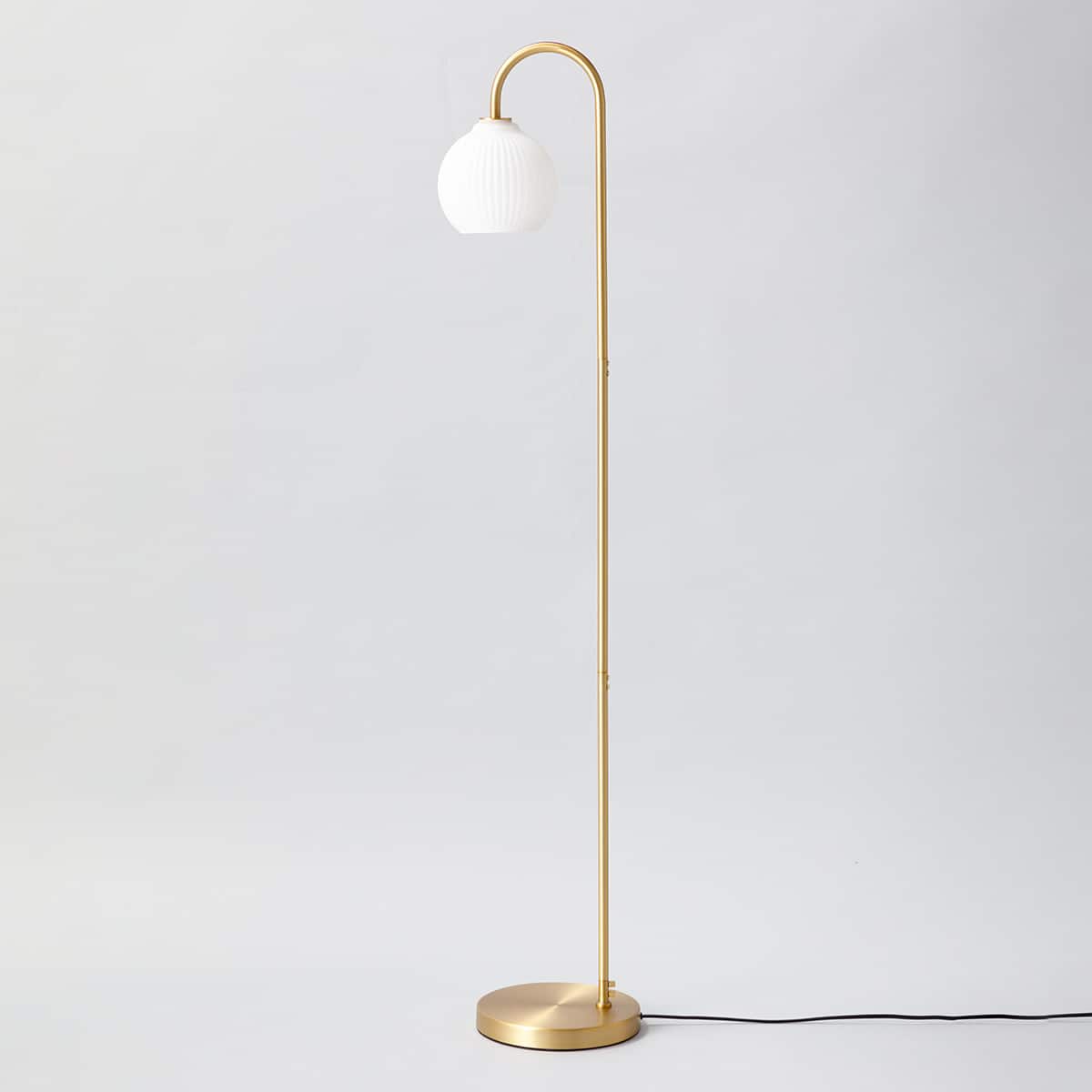 ニトリ 木製フロアスタンド 約140cm ベージュシェード ニトリ 木製