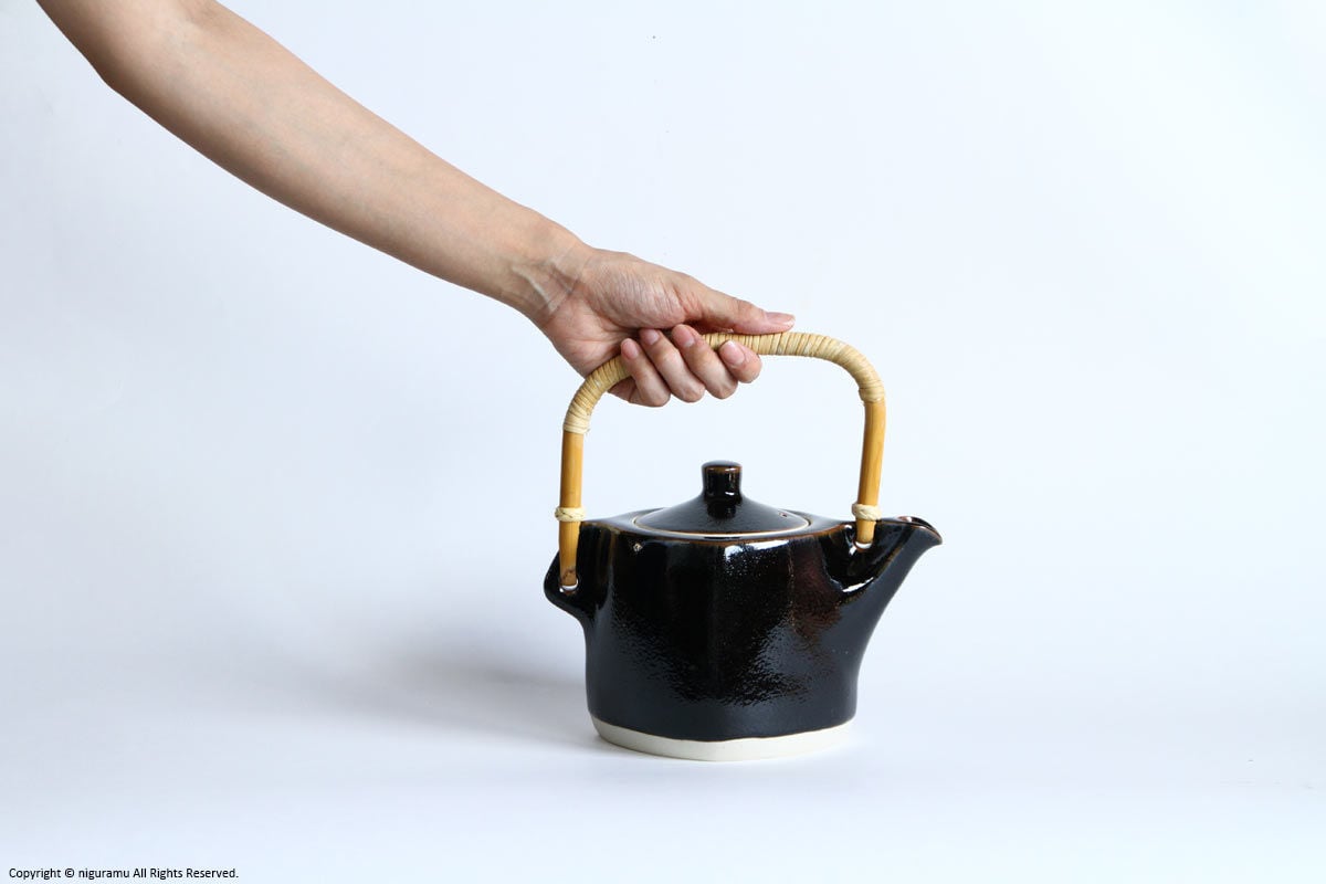 黒土瓶 & 湯呑 (柳宗理ディレクション出西窯シリーズ) | 柳宗理 | niguramu