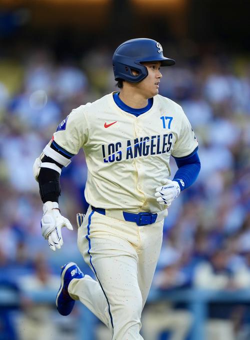 かわいい」「シティコネ最高」 大谷翔平がド軍の新ユニ初着用 ちりばめ