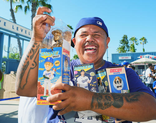 ドジャース・ロバーツ監督「アンビリーバブル」大谷ボブルヘッドデーに