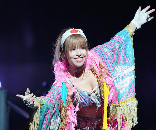 白川未奈がベッドで衝撃的姿「クリスマス最高の贈り物」女子プロレス