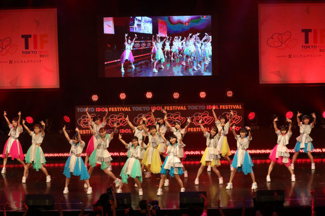 HKT48、TIFで今年も新星披露 6期生・最上奈那華をセンターに MCほぼ