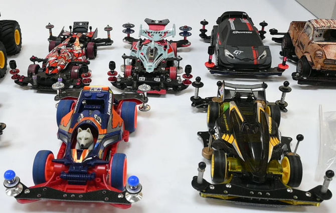 豊富な種類があるミニ四駆。パーツを改造すれば世界に一つだけのマシン