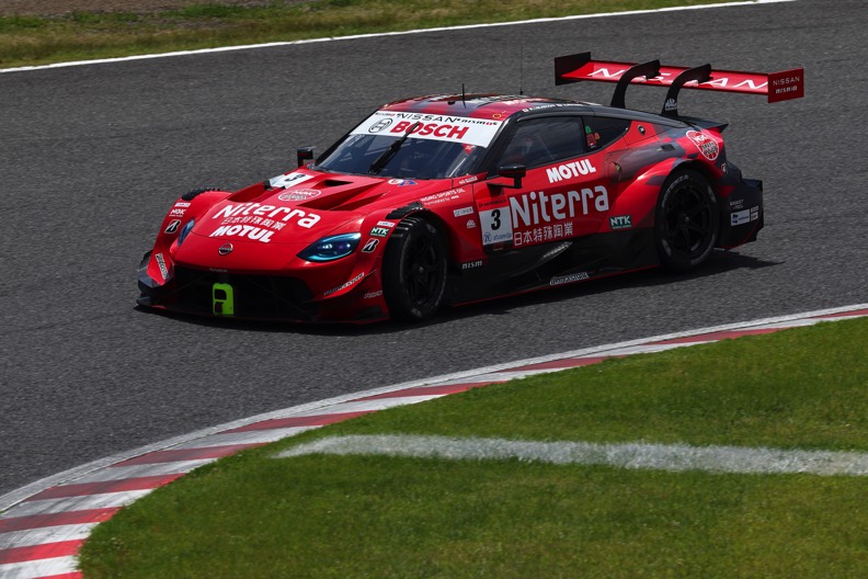 終盤に猛追した#12 MARELLI IMPUL Zが4位入賞、4台全車がトップ10入り