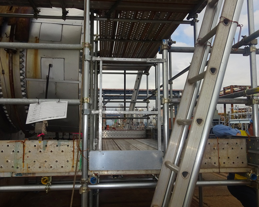 プラント｜仮設足場・機材［橋梁・法面・鉄道など］リース・販売・工事