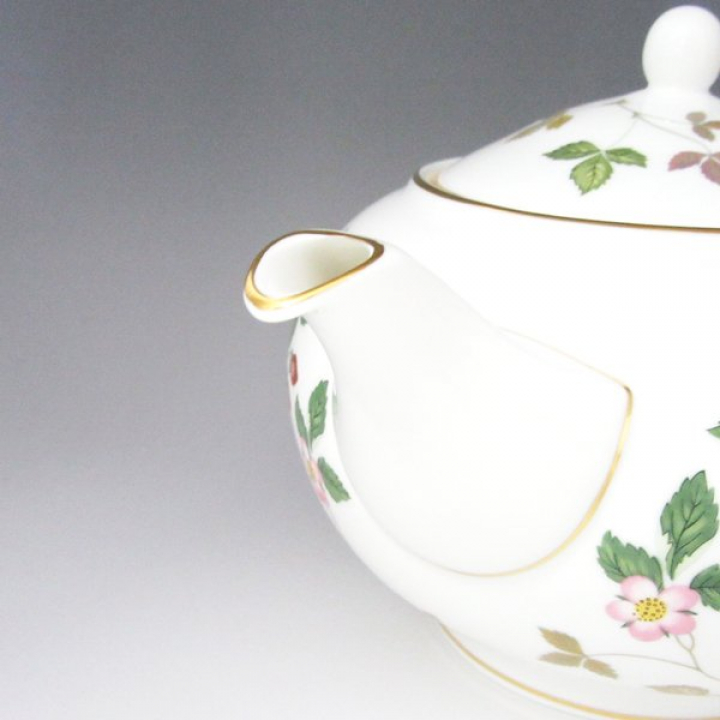 ウェッジウッド ワイルドストロベリー ティーポット（L） | 洋食器の