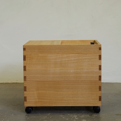 無垢家具を注文する際にタモとナラで悩んだら | 無垢材家具で温かい