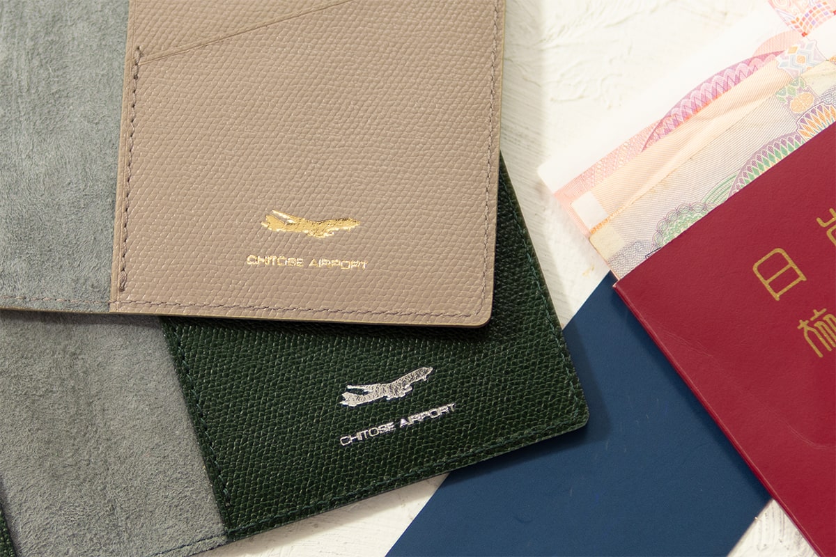 北海道の旅の思い出・お土産にレザーグッズを｜千歳空港店限定