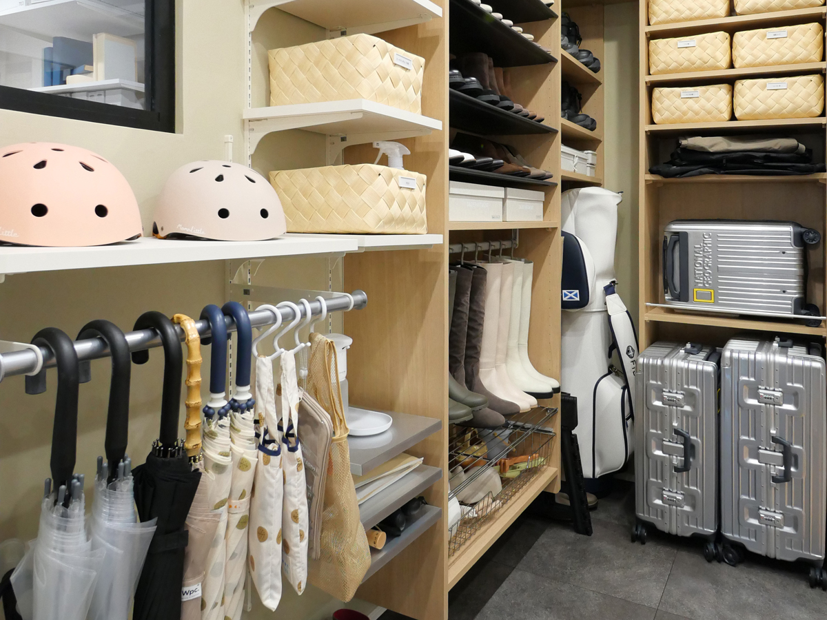 玄関収納アイデア実例22選】玄関アイテムをすっきりおしゃれに収納する