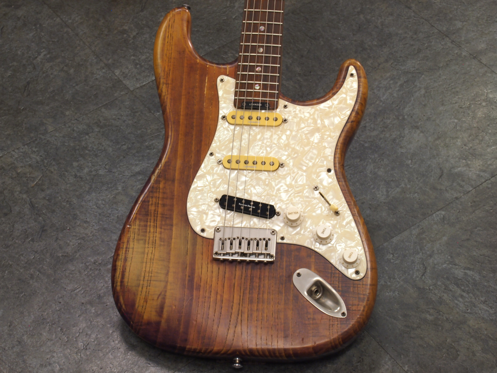 Blade Strat Type 税込販売価格 ￥74,800- 中古 軽量のフレーム