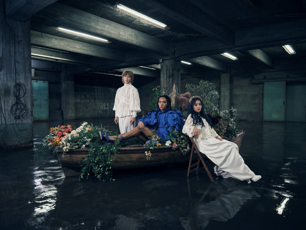 秋冬NEWアイテム販売スタート | 女王蜂 | ソニーミュージック