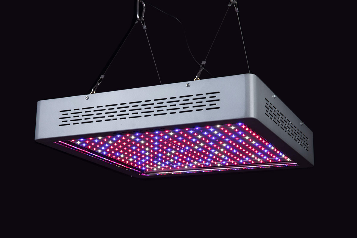 LEDウルトラ(生産終了) - 植物育成灯はSODATEC(ソダテック)