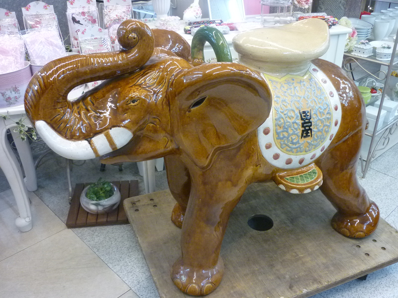 ゾウの置物 大型陶器置物 オブジェ 買取しました！ | 愛知と岐阜の