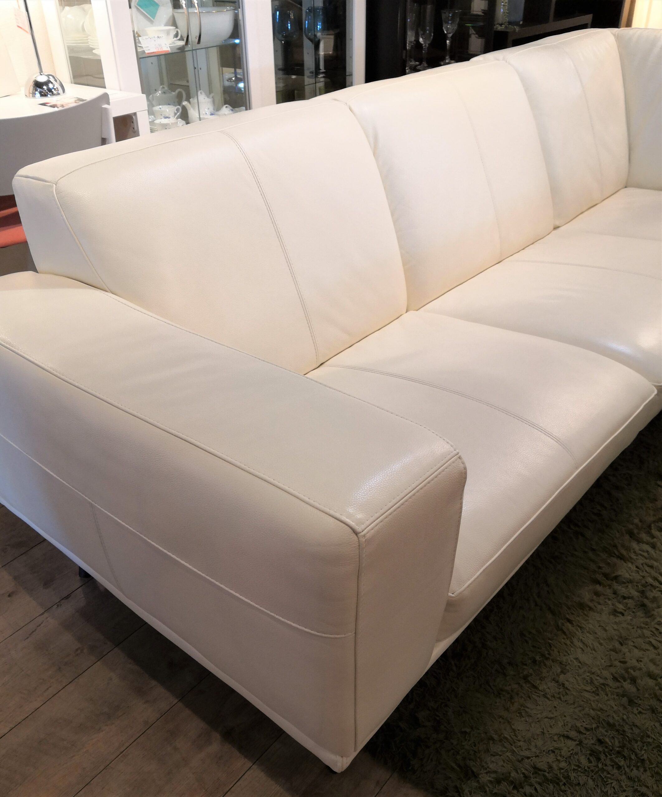 中古】IDC大塚家具 大塚家具 L/S エルエス 総革 革 ホワイト 白