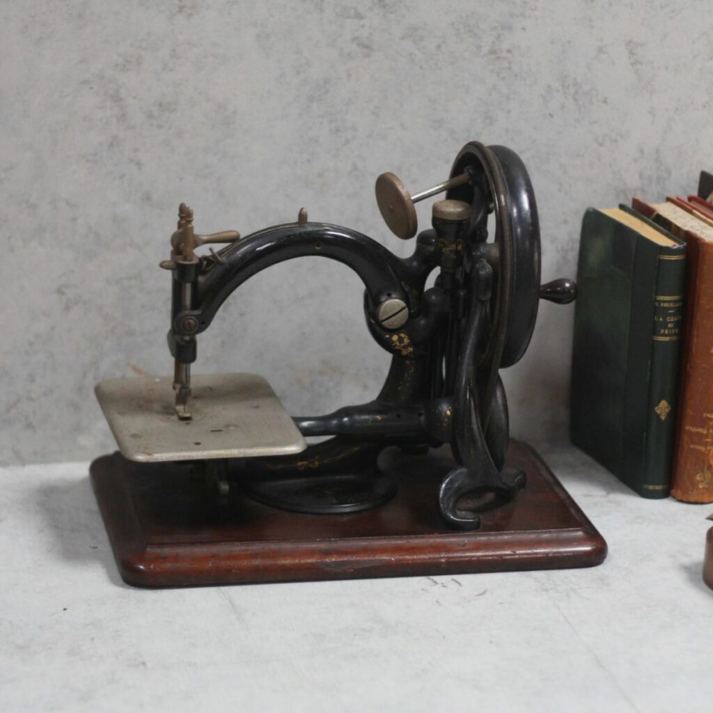 アンティークミシン Willcox and Gibbs ソーイングマシーン | 雑貨と