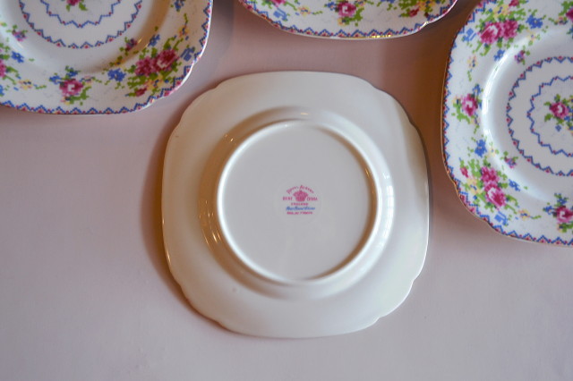 Antique Sam's Collectionロイヤルアルバートプチポワンディナーセット