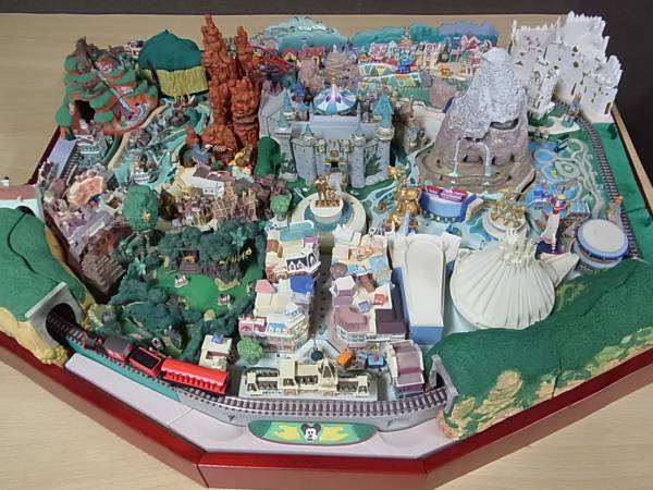 完成品買取事例『週刊マイ・ディズニーランド』デアゴスティーニ ｜三