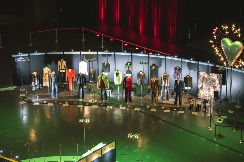 吉井和哉さんソロデビュー20周年記念展覧会 空間・デザインを